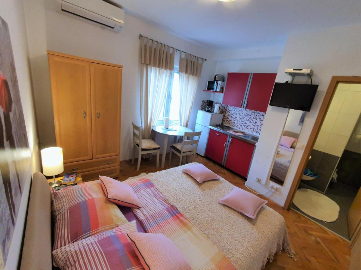 Apartment Mira